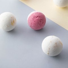 Doğal Tuz Papatya Özlü Banyo Topu