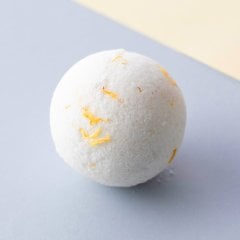 Doğal Tuz Papatya Özlü Banyo Topu