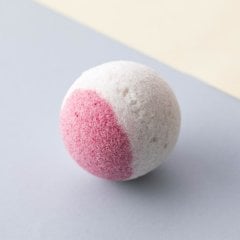 Doğal Tuz Vanilya ve Gül Özlü Banyo Topu