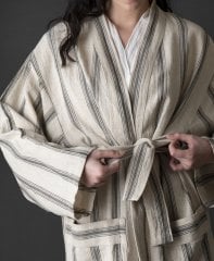 Nesa El Dokuma Bornoz/Siyah Çizgi