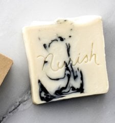 Hediye Küçük Ahşap Kasa3/Doğal Sabun+Yüz Masaj Aleti+Örme Kese Ekru