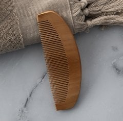 Hediye Büyük Ahşap Kasa1/Doğal Sabun+50x80cm Bej Pamuk Havlu +Ahşap Tarak